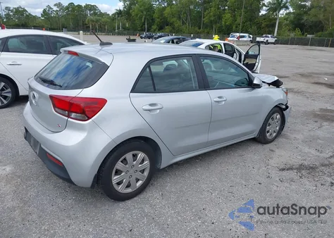 2021 Kia Rio 5-Door S z USA, uszkodzony, nr VIN 3KPA25AD8ME433267